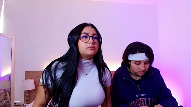 Elisa n Emma online show from 6, 4, 2026