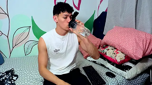 Myke sexy online show from 8, 5, 2026