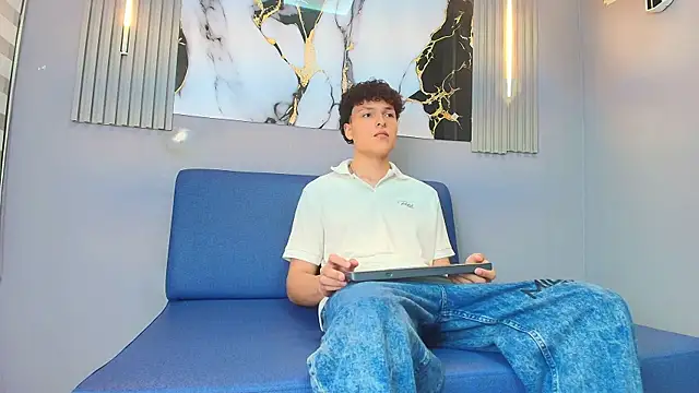 GOMEZZ 07 online show from 6, 4, 2026