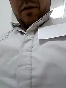 lobo caliente37 online show from 13, 4, 2026