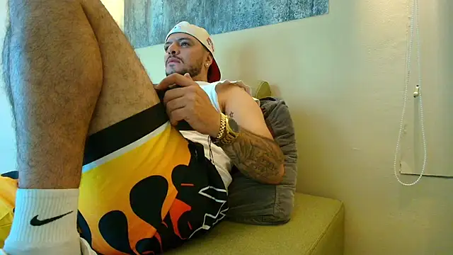 Snapshot of TROY_KIRK chatting on 9, 4, 2026 TROY KIRK online show from 9, 4, 2026