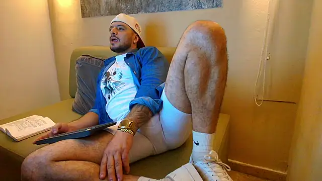 Snapshot of TROY_KIRK chatting on 9, 4, 2026 TROY KIRK online show from 9, 4, 2026