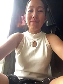 Huonglyna online show from 27, 7, 2026