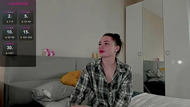 Aphrodite Portman online show from 26, 5, 2026