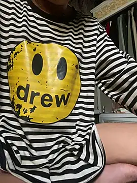 Snapshot of LiulyBaby chatting on 4, 4, 2026 LiulyBaby online show from 4, 4, 2026