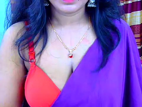 Snapshot of Noor_Zarin chatting on 12, 4, 2026 Noor Zarin online show from 12, 4, 2026