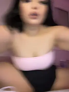 MiaKittyx0 online show from 13, 7, 2026