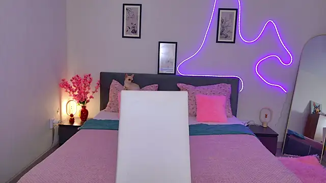 moneyforPeaches online show from 20, 5, 2026