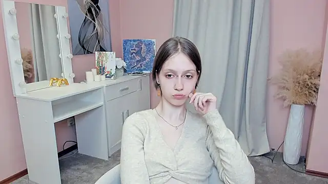 Snapshot of SharleenAlsup chatting on 4, 4, 2026 SharleenAlsup online show from 4, 4, 2026