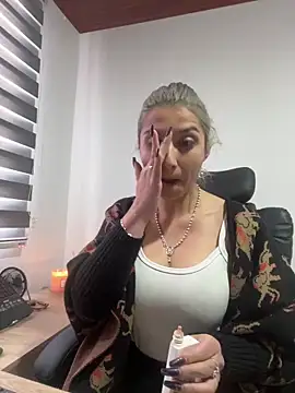 Snapshot of Isabella_varella- chatting on 5, 6, 2026 Isabella varella- online show from 5, 6, 2026