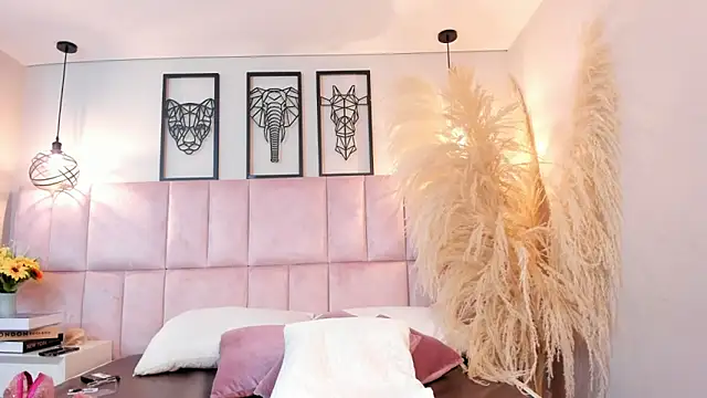 Vaithiare stone online show from 5, 4, 2026