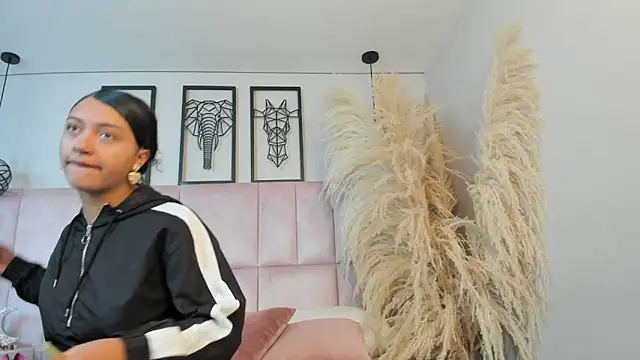 Vaithiare stone online show from 6, 4, 2026