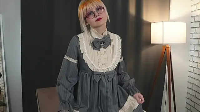 CarriKhano online show from 6, 4, 2026