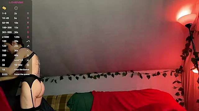 Snapshot of RebeNoir chatting on 15, 4, 2026 RebeNoir online show from 15, 4, 2026