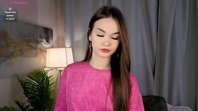 Snapshot of LuraPodraza chatting on 1, 7, 2026 LuraPodraza online show from 1, 7, 2026
