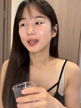 Hinako 0012 online show from 27, 5, 2026