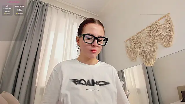 Snapshot of Sonya_Miler chatting on 12, 5, 2026 Sonya Miler online show from 12, 5, 2026