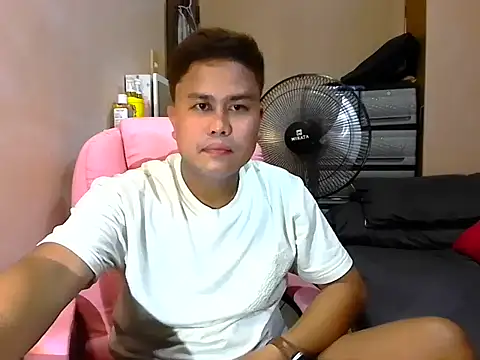 Snapshot of tipsy_butter chatting on 19, 6, 2026 tipsy butter online show from 19, 6, 2026