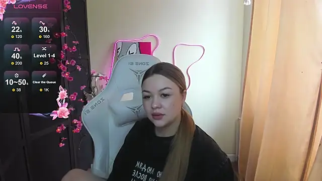 AmeliePeach online show from 6, 4, 2026