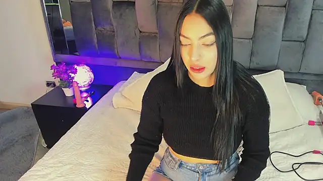 Snapshot of Ashly_bloom_ chatting on 24, 5, 2026 Ashly bloom online show from 24, 5, 2026