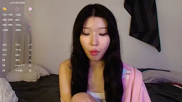 Snapshot of ayasinji chatting on 4, 5, 2026 ayasinji online show from 4, 5, 2026
