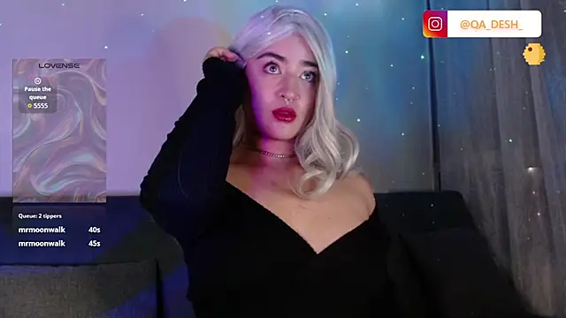 Snapshot of Mollyrose99 chatting on 7, 7, 2026 Mollyrose99 online show from 7, 7, 2026