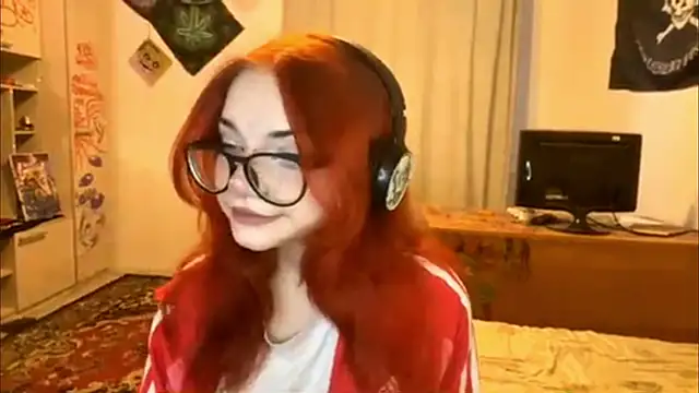 Snapshot of RedHeadCat chatting on 11, 5, 2026 RedHeadCat online show from 11, 5, 2026