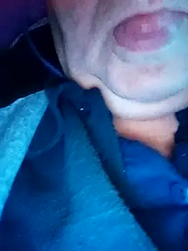 Snapshot of lickboy40 chatting on 18, 5, 2026 lickboy40 online show from 18, 5, 2026