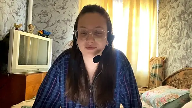 Snapshot of RosaliaHonohan chatting on 8, 4, 2026 RosaliaHonohan online show from 8, 4, 2026