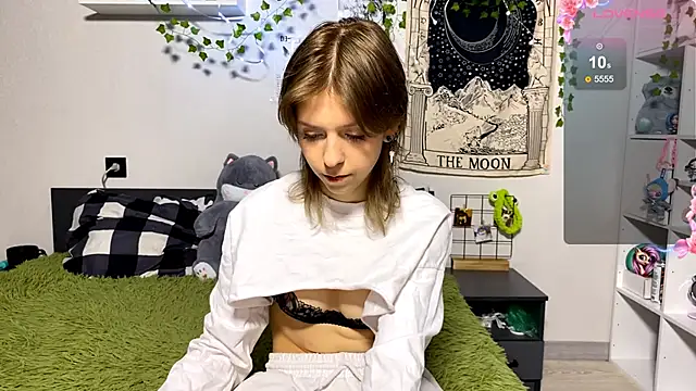 LunaBless online show from 11, 4, 2026