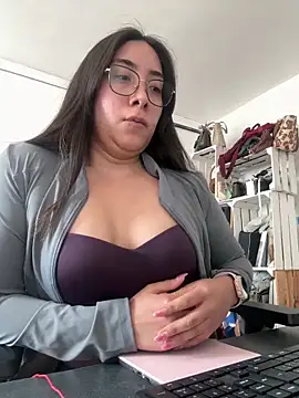 Snapshot of vampiralatina chatting on 28, 4, 2026 vampiralatina online show from 28, 4, 2026