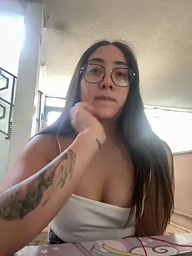 Snapshot of vampiralatina chatting on 14, 5, 2026 vampiralatina online show from 14, 5, 2026