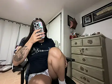 Snapshot of vampiralatina chatting on 24, 5, 2026 vampiralatina online show from 24, 5, 2026