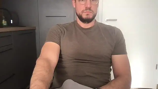 YoloNude online show from 7, 4, 2026