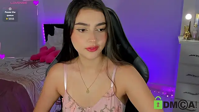 Snapshot of esmeralda_le chatting on 20, 7, 2026 esmeralda le online show from 20, 7, 2026