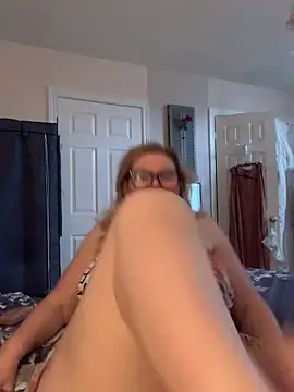 Love Lee xo online show from 13, 4, 2026