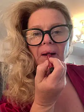 Snapshot of Love_Lee_xo chatting on 9, 6, 2026 Love Lee xo online show from 9, 6, 2026