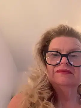 Snapshot of Love_Lee_xo chatting on 26, 6, 2026 Love Lee xo online show from 26, 6, 2026