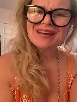 Snapshot of Love_Lee_xo chatting on 7, 7, 2026 Love Lee xo online show from 7, 7, 2026