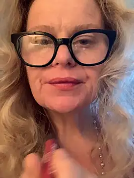 Snapshot of Love_Lee_xo chatting on 20, 7, 2026 Love Lee xo online show from 20, 7, 2026