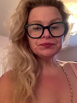 Snapshot of Love_Lee_xo chatting on 25, 7, 2026 Love Lee xo online show from 25, 7, 2026
