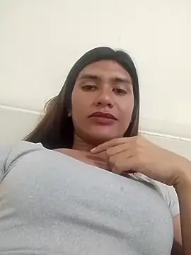Snapshot of luna_veille chatting on 22, 5, 2026 luna veille online show from 22, 5, 2026