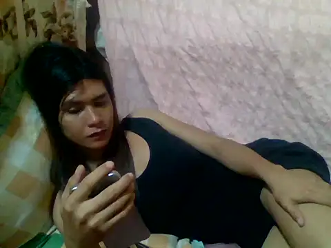 Snapshot of luna_veille chatting on 24, 5, 2026 luna veille online show from 24, 5, 2026