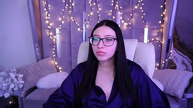Snapshot of SsoftAura chatting on 30, 4, 2026 SsoftAura online show from 30, 4, 2026
