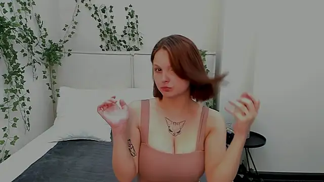 Charlotte Stee online show from 25, 6, 2026