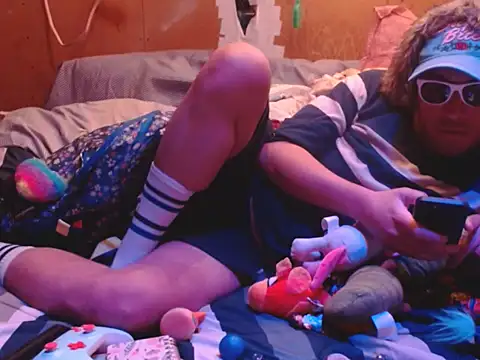 spiZZyToaT online show from 8, 4, 2026