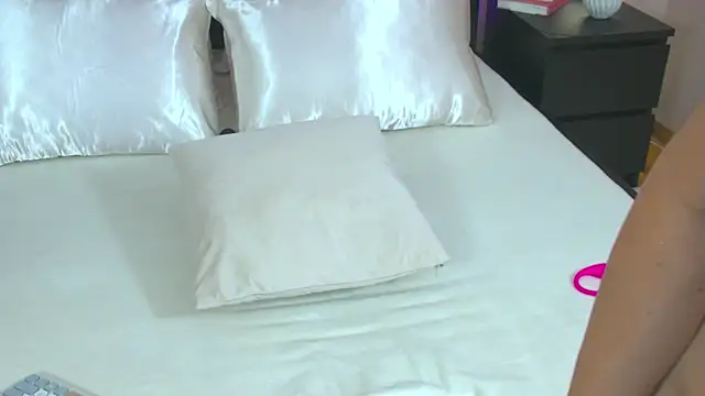 Kaya Bliss online show from 13, 6, 2026