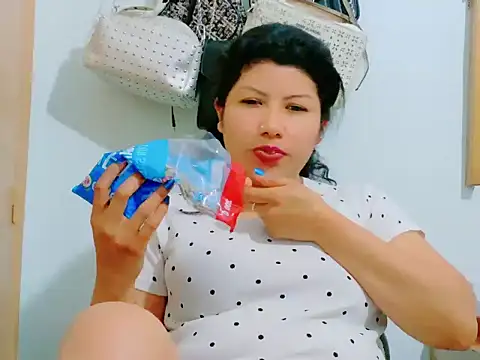 MojaditPussy online show from 13, 5, 2026