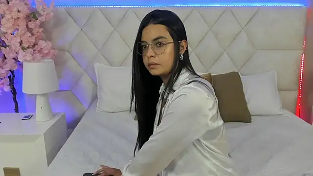 Snapshot of Gia__evanss chatting on 11, 4, 2026 Gia evanss online show from 11, 4, 2026