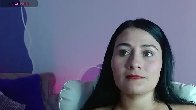 Snapshot of emilylondon_22 chatting on 8, 4, 2026 emilylondon 22 online show from 8, 4, 2026